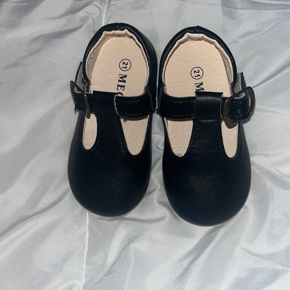 Meckior baby girl T-strap Mary Janes black 5.5 size